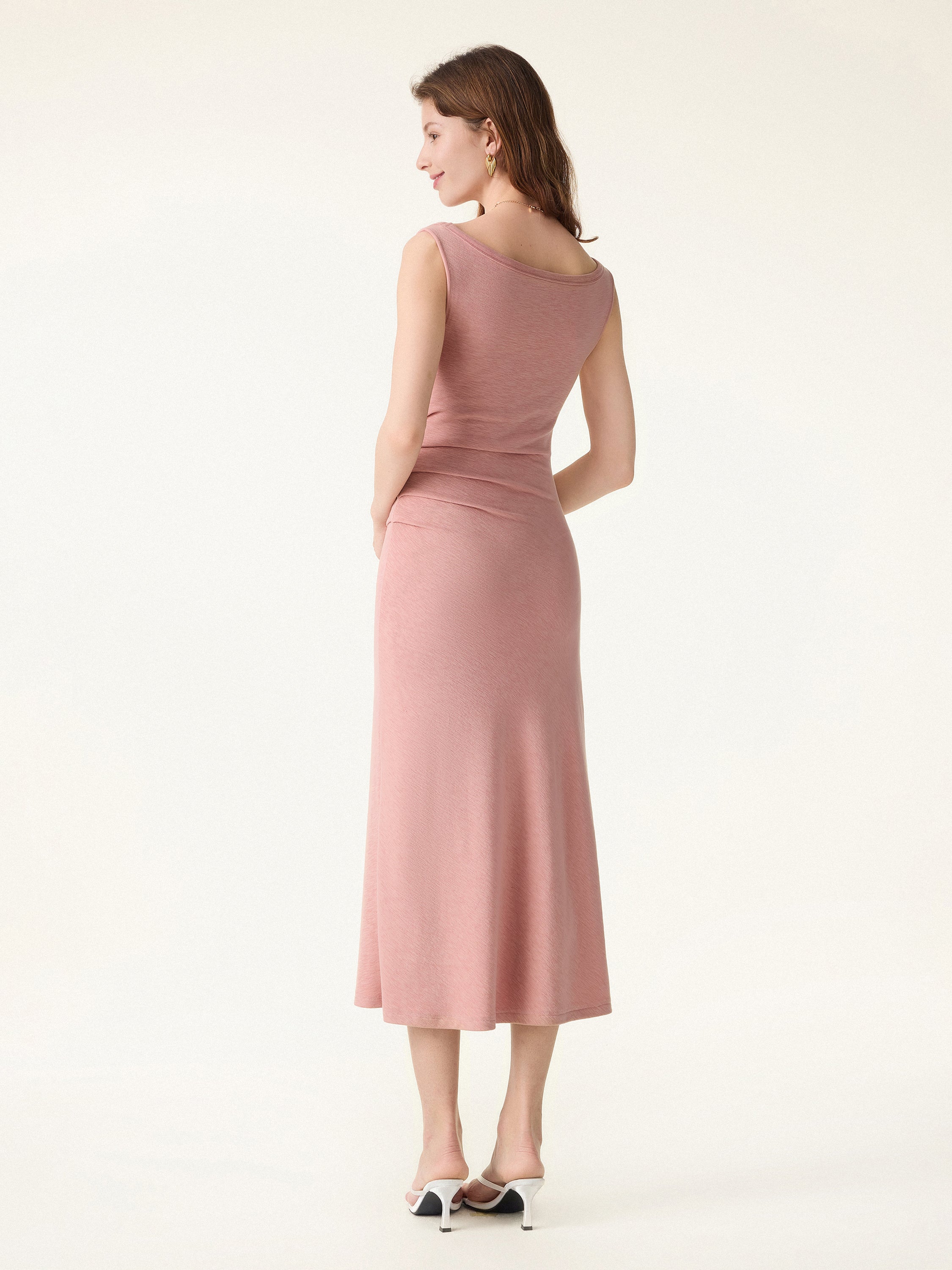 Elegant Boatneck Tucked Fit-and-Flare Midi Bra Dress - Image 8