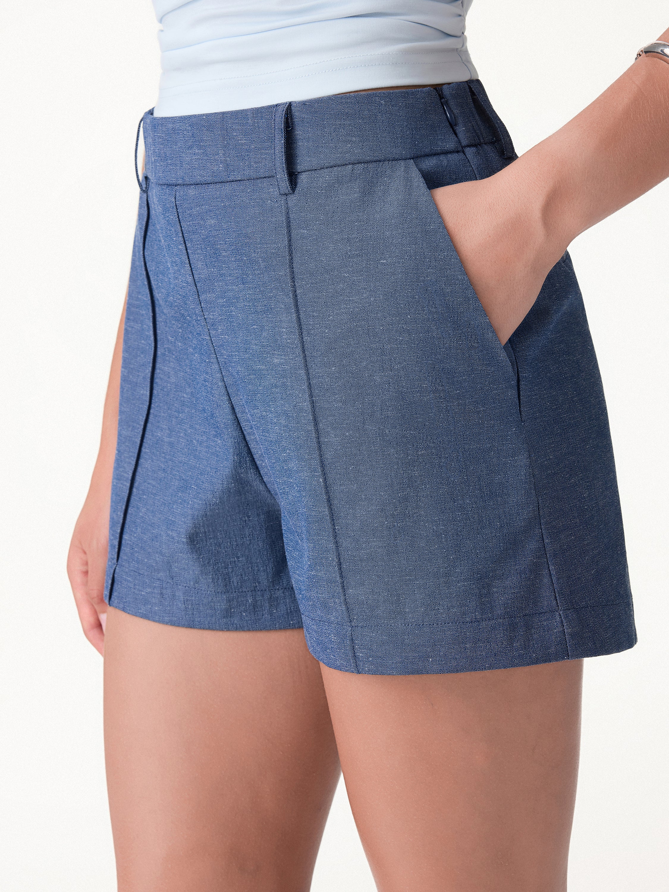 Linen-Like Mid Rise Pintuck Shorts with Pockets - Image 2