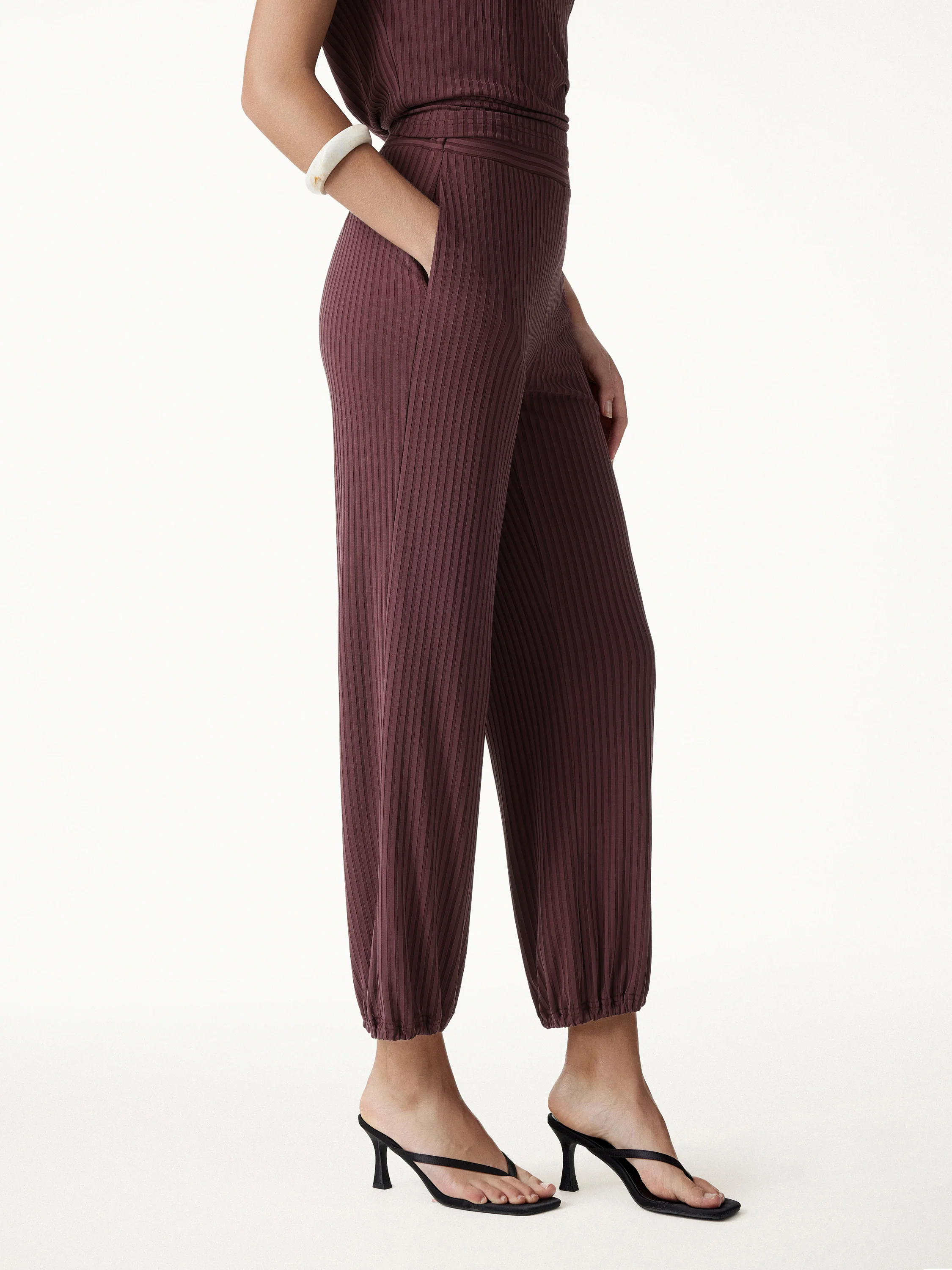 Wrinkle-Free Ultra-soft Mid-Rise Cropped Lounge Pants with Pockets - Image 10